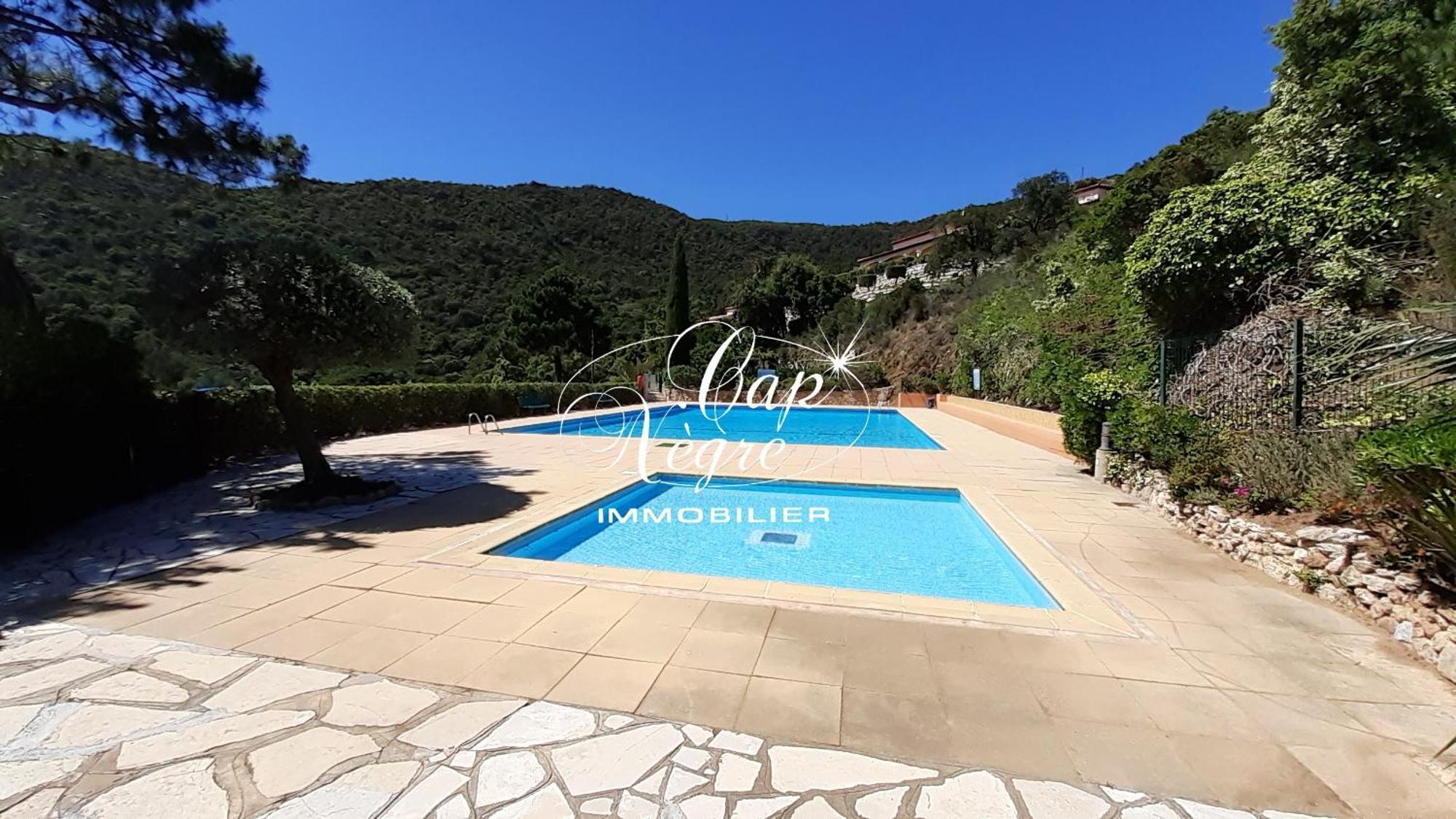 4 Personnes Vue Mer, Avec Piscine A Pramousquier Apartment Le Lavandou